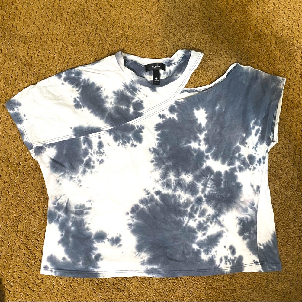 AQUA 100% cotton short sleeve tie dye cutout tshirt. Size small.